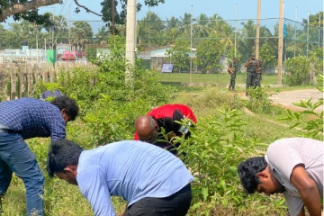 இராணுவத்தினரின் கடும் எதிர்ப்பையும் மீறி நடைபெற்ற சிரமதான பணி(Photos)
