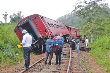 கொழும்பு - பதுளை தொடருந்து சேவை முடக்கம்