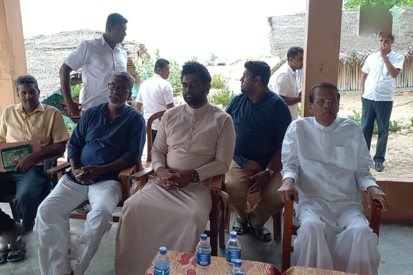 யாழ் மாவட்ட கடற்றொழிலாளர்களை சந்தித்த முன்னாள் ஜனாதிபதி! | The Former President The Fishermen Of Jaffna