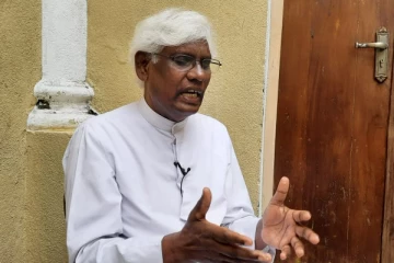 சித்திரவதைக்குள்ளாகும் அரசியல் கைதிகள்: அருட்தந்தை மா.சத்திவேல்