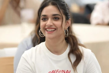 ஹிந்தி வெப் சீரிஸில் கீர்த்தி சுரேஷ்.. ரசிகர்களுக்கு காத்திருக்கும் சர்ப்ரைஸ்