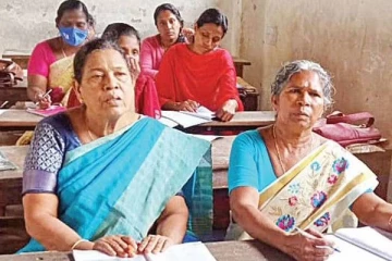 73 வயதில் பத்தாம் வகுப்பு தேர்வு! இணையத்தில் வைரலான நடிகை