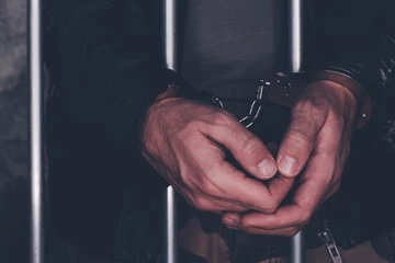 මොනරාගල ප්‍රාදේශීය සභාවේ ආදායම් පරීක්ෂකවරයෙකු අත්අඩංගුවට