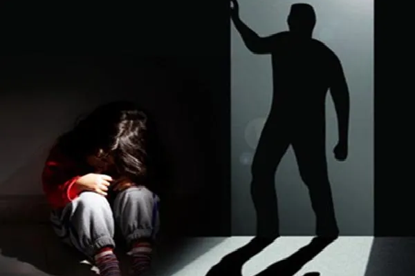 சிறுமியை கடத்தி பல நாட்களாக பலமுறை நடத்தப்பட்ட கொடூரம் ; விசாரணையில் காத்திருந்த அதிர்ச்சி | Kidnapping Of A Young Girl சிறுமியை கடத்தி பல நாட்களாக பலமுறை நடத்தப்பட்ட கொடூரம் ; விசாரணையில் காத்திருந்த அதிர்ச்சி | Kidnapping Of A Young Girl