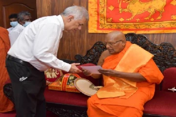 ஜனாதிபதி கடினமான சந்தர்ப்பத்தில் பொறுபேற்று நாட்டை சரியாக வழிநடத்துகிறார்:இத்தேபானே தர்மலங்கார தேரர்