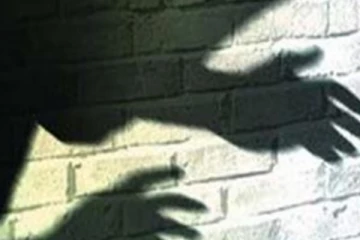 දේව ගැතිවරයෙකු ලෙස සිටිමින් කාන්තාවන් අපයෝජනය කළ පාපතරයෙක්..