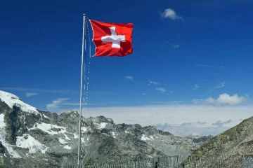 சுவிட்சர்லாந்துக்குள் எல்லை தாண்டி நுழைந்த விமானத்தால் பரபரப்பு!