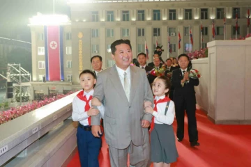 உடல் எடை குறைந்து  காணப்பட்ட அதிபர் கிம் -  உலக நாடுகள் இன்ப அதிர்ச்சி