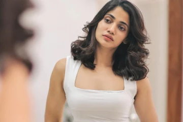 கிழிந்த பேண்ட், கிளாமர் உடை.. பிக் பாஸ் லாஸ்லியாவா இப்படி! - லேட்டஸ்ட் ஸ்டில்கள்