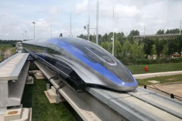 2 நொடிகளில் 700 கிமீ வேகத்தில் சீறி பாயும் ரயில் - உலக சாதனை படைத்த சீனா