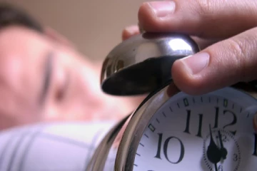 நிதி பிரச்சனைகள் காரணமாக உறக்கமின்றி வாழும் கனேடியர்கள்!