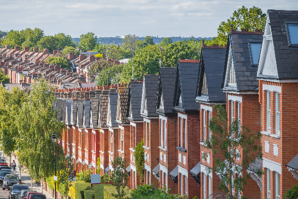 இங்கிலாந்தில் எகிறும் வாடகை உயர்வால் தவிக்கும் மக்கள்! | People Suffering From Rising Rents In England