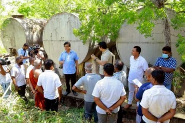 கைவிடப்பட்டுள்ள எண்ணெய்க் களஞ்சியங்களை பயன்படுத்த ஆலோசனை: பந்துல குணவர்த்தன