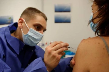 பிரான்சில் செயலிழக்கும் சுகாதார அனுமதி அட்டை