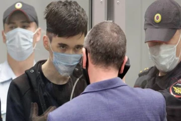 பாடசாலையில் துப்பாக்கிச்சூடு நடத்தி 9 பேரை கொன்ற மாணவனுக்கு நீதிமன்றம் விடுத்த உத்தரவு!