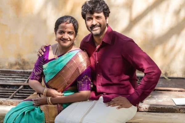 பல கோடிகளுக்கு சொந்தகாரியான ஆர்த்தி- குழந்தைகள் கொடுத்த காஸ்ட்லி கிப்ட் என்ன தெரியுமா? | Sivakarthikeyan S Wife Birthday Photo Net Worth