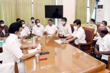 பள்ளி & கல்லூரி திறப்பு.. சுகாதார வல்லுநர்களுடன் முதல்வர் இன்று  ஆலோசனை