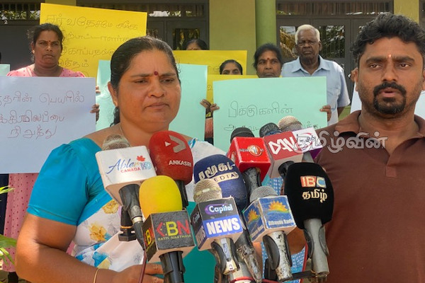 மட்டக்களப்பில் மும்மத தலைவர்கள் சிறைப்பிடிக்கப்பட்டமையை எதிர்த்து போராட்டம் (Video) | Protest Against Imprisonment Religious Leaders