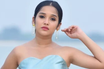 அச்சு அசல் நயன்தாரா போலவே மாறிய நடிகை அனிகா சுரேந்தர்- லேட்டஸ்ட் கலக்கல் போட்டோ ஷுட்