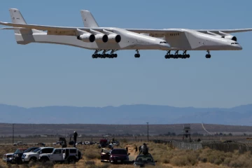 27000 அடி உயரம் பறந்த உலகின் மிகப்பெரிய விமானம்!