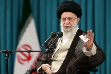 உடனடியாக நிறுத்துங்கள்; இஸ்ரேலுக்கு கடும் எச்சரிக்கை விடுத்த ஈரான் தலைவர்