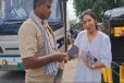 சுற்றுலா பயணி தவறவிட்ட Apple போன்.., திரும்ப ஒப்படைக்க ஆட்டோ ஓட்டுநர்கள் செய்த நெகிழ்ச்சி செயல்