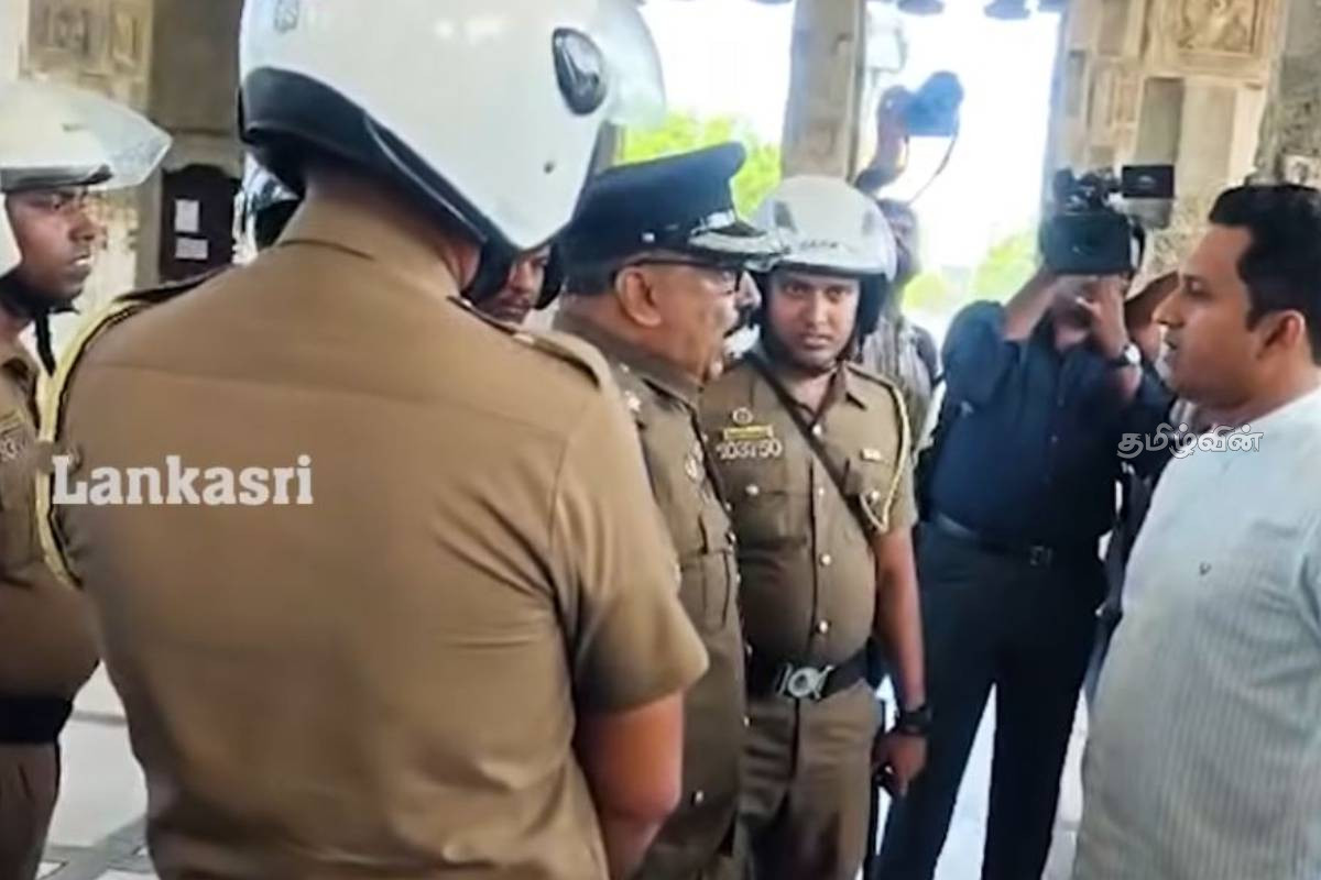 சுதந்திர சதுக்கத்தில் சற்றுமுன் பரபரப்பு - பொலிஸாருடன் மோதலில் ஈடுப்பட்ட சிவில் செயற்பாட்டாளர் | Sanjay Mahawatta In Verbal Altercation Police சுதந்திர சதுக்கத்தில் சற்றுமுன் பரபரப்பு - பொலிஸாருடன் மோதலில் ஈடுப்பட்ட சிவில் செயற்பாட்டாளர் | Sanjay Mahawatta In Verbal Altercation Police
