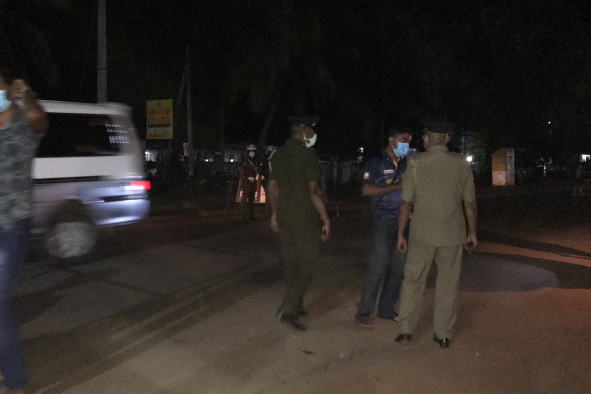 நாட்டு மக்கள் அவதிப்பட 19,000 லீற்றர் எரிபொருள் திருட்டு; திகைப்பில் பொலிஸார்! | 19 000 Liters Of Fuel Stolen Police Baffled