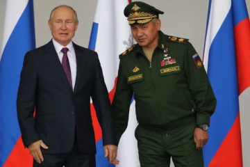 புடின் கோபத்துடன் கேட்ட கேள்வி! நெஞ்சை பிடித்து கொண்டு கீழே சரிந்த ரஷ்ய ராணுவ அமைச்சர்... புதிய பகீர் தகவல்கள்