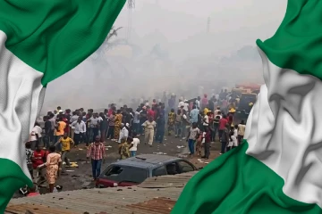 தவறுதலாக தாக்குதல் நடத்திய விமானப்படை ; 100க்கும் மேற்பட்ட பொதுமக்கள் பலி