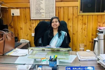 மருத்துவமனையில் வேலை செய்து கொண்டே UPSC தேர்வில் தேர்ச்சி பெற்ற பெண்