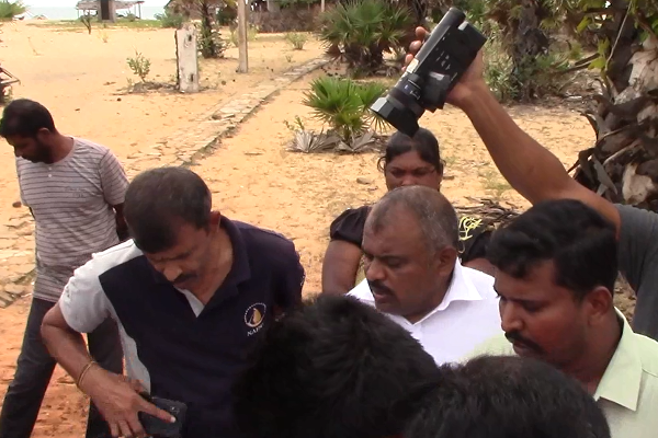 கடற்படைக்கு காணி சுவீகரிக்கும் நடவடிக்கை மக்கள் எதிர்ப்பால் முறியடிப்பு | Acquire Land For The Navy Protest Tamil People