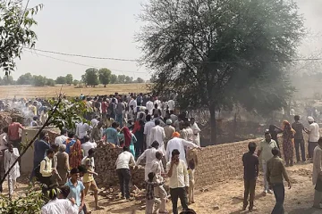 விபத்துக்குள்ளான இந்திய விமானம்; மூவர் பலி