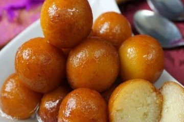 வாயில் போட்டதும் கரையும் சுவையான குலாப் ஜாமுன் செய்வது எப்படி?