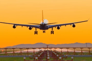 ஆப்கானில் தலிபான் ஆட்சி;  காபூலில் தரையிறங்கிய  முதல் விமானம்!