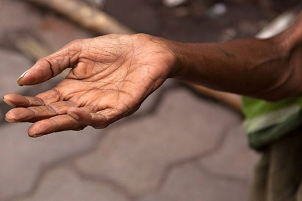 ​யாசகம் பெரும் பெண்ணிடம் குழந்தையை பிடிங்கி சென்ற கும்பல் | Gang That Took The Child From The Great Woman