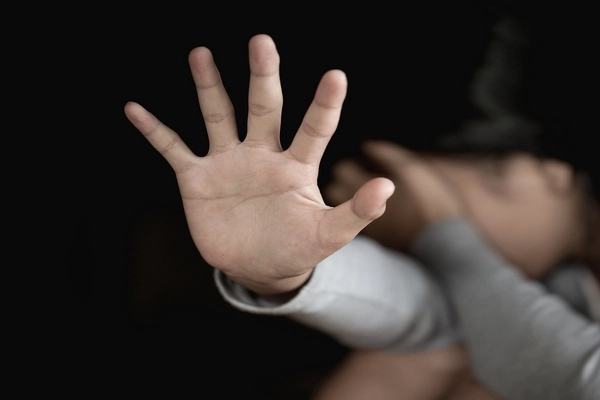 போலியான தகவல் கூறி பெண்களை ஏமாற்றியவர் கைது | The Man By Giving Fake Information Was Arrestet