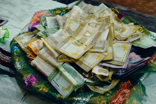 பிரபல முருகன் ஆலயத்தில் 645, 000 ரூபாவிற்கு ஏலம் விடப்பட்ட மாம்பழம்; பக்தர்கள் மகிழ்ச்சி! | Mango Auctioned For Rs 645 000 Murugan Temple Kili