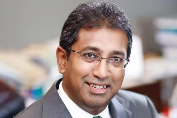 செல்வந்த நாட்டை உருவாக்க வந்தவர்களினால் நாடு ஏழையாகியுள்ளது