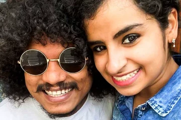 ட்ரக்கை மாற்றிய சிவாங்கி.. புகழுடன் லூட்டி அடிக்கும் காட்சி - வைரலாகும் காட்சி!