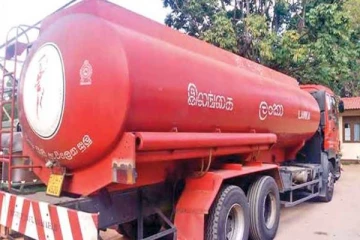 எரிபொருள் கையிருப்பு தொடர்பில் முக்கிய ஆலோசனையை வழங்கிய பிரதமர்!