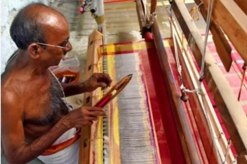 நெசவாளர்கள் வாழ்வில் ஒளியேற்றி வைத்துள்ளது அதிமுக தேர்தல் அறிக்கை- நெசவாளர்கள் உருக்கம்