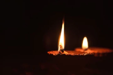 தீபாவளி கொண்டாடத ஒரே இந்திய கிராமம் - துரத்தும் கர்ப்பிணி சாபம்!