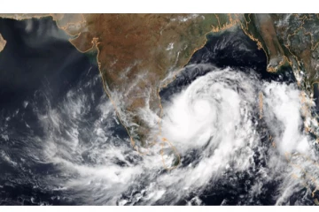 அடுத்த 24 மணி நேரத்தில் உருவாகிறது புதிய காற்றழுத்த தாழ்வு பகுதி - வானிலை ஆய்வு மையம் எச்சரிக்கை