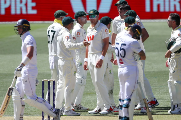 ஆஷஸ் தொடரை 3-0 கணக்கில் வென்ற அவுஸ்திரேலியா! போராடி தோற்ற இங்கிலாந்து | Australia Beat England To Win Ashes 3 ஆஷஸ் தொடரை 3-0 கணக்கில் வென்ற அவுஸ்திரேலியா! போராடி தோற்ற இங்கிலாந்து | Australia Beat England To Win Ashes 3