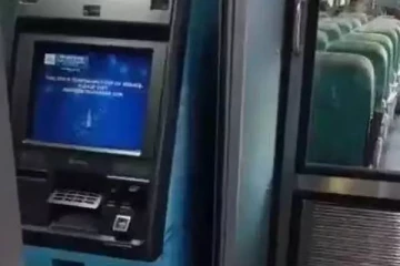 இந்தியாவில் முதன்முறையாக ஓடும் ரயிலில் ATM மெஷின் அறிமுகம்.., எங்கு தெரியுமா?