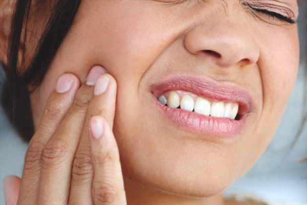 அடிக்கடி பல் வலி வருதா; அப்போ தினமும் இத செய்து பாருங்க | Home Remedy For Teeth Pain Tamil