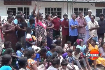 ආහාර ඉල්ලා අවතැන්වූවන් පිරිසක් උද්ගෝෂණයක