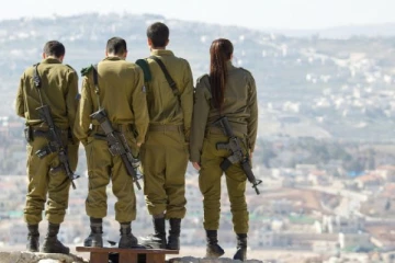 இஸ்ரேலிற்கு எதிராக போரில் களமிறங்கியுள்ள பாலஸ்தீன பெண்கள்!