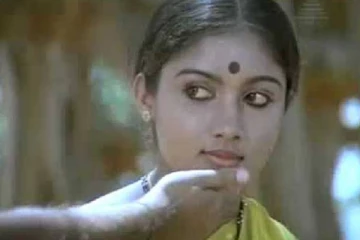 பாரதிராஜா கைவைக்காத நடிகைகளே கிடையாது.. 16 வயதில் இந்த நடிகையையும் விட்டுவைக்கவில்லை...